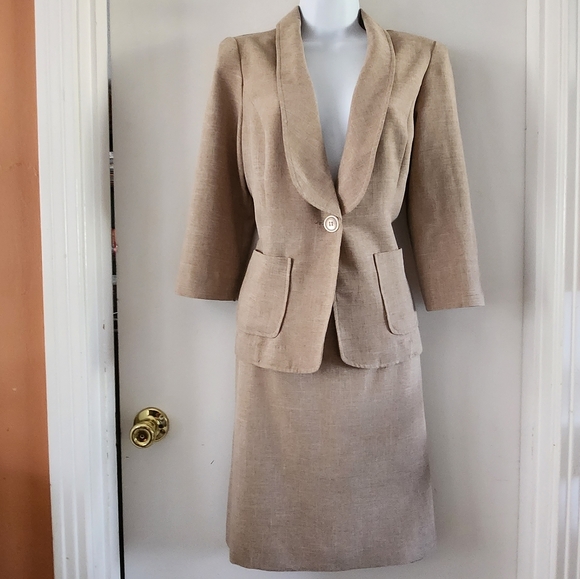 Jemma Set of two- Jacket and Skirt - Picture 2 of 14